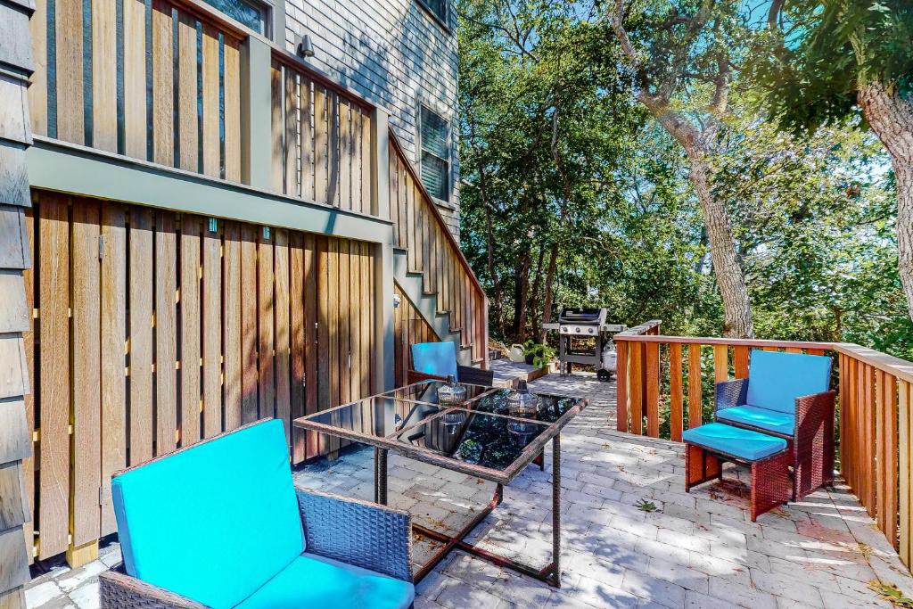 outdoor patio with table, and outdoor chairs